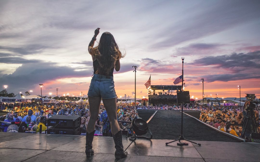 Mil Spouse Country Singer Jessie G ‘Salutes’ Minot Veterans